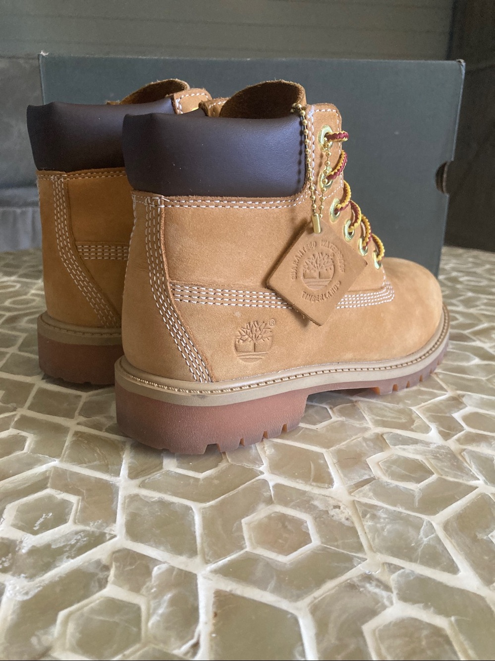 Timberland Youth Premium Unisex 6-Inch Waterproof Boot in ‘Wheat Nubuck’ - Picture 3 of 11